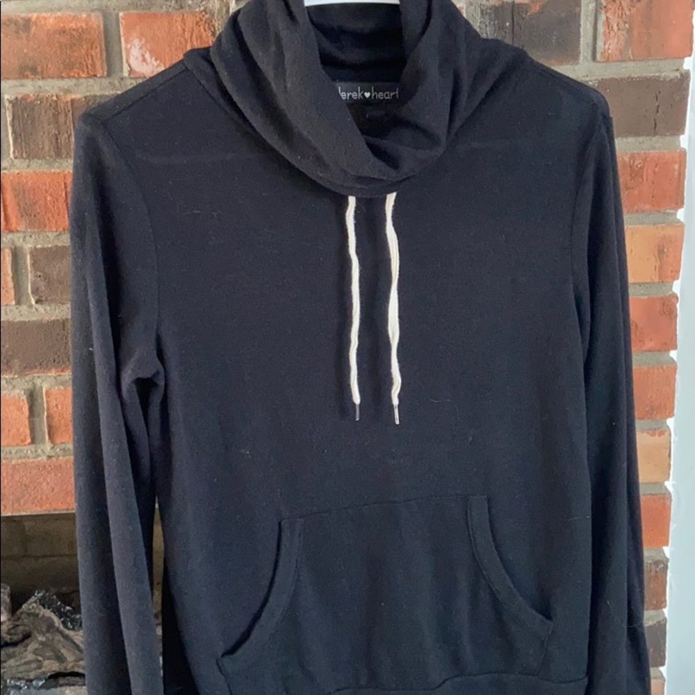 Hoodless sweatshirt